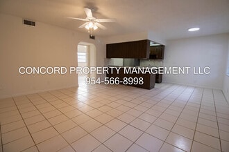 Building Photo - Spacious 2 Bedroom, 1 Bathroom- Pool - Laundry on Site- Fully Tiled- Central AC