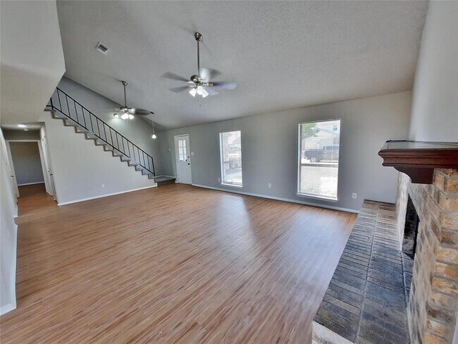Building Photo - 2646 Winslow Dr