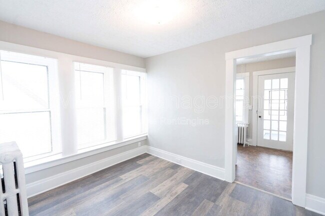 Building Photo - 405 Alexander St