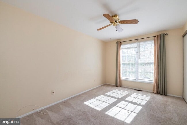 Building Photo - 39 Triple Crown Ct