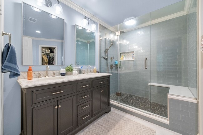Building Photo - Wonderful Sherwood Home