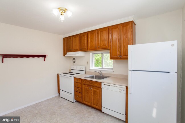 Building Photo - 463 Avenue B