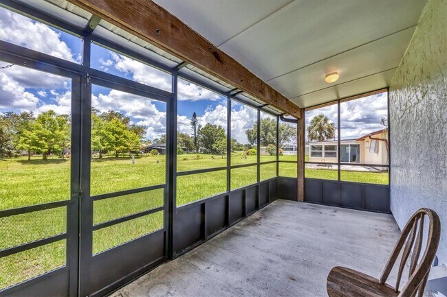 Building Photo - 5439 Kenwood Dr