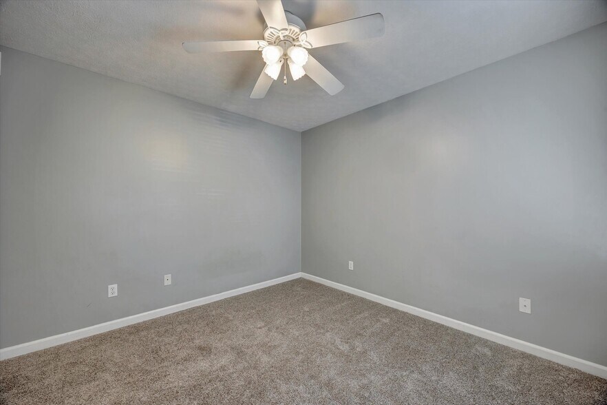 Building Photo - 3499 S Oaklawn Cir