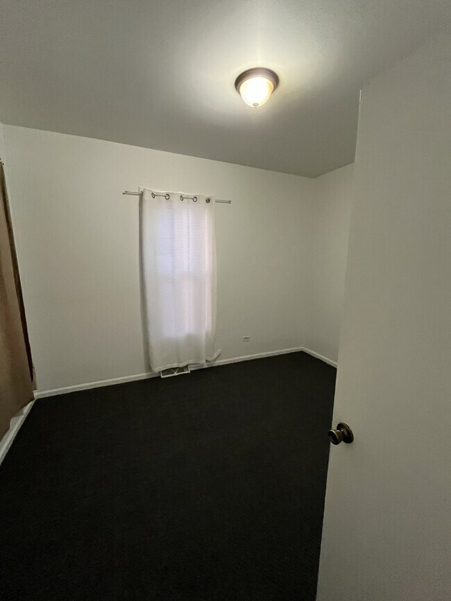 Building Photo - 13841 Forest Ave