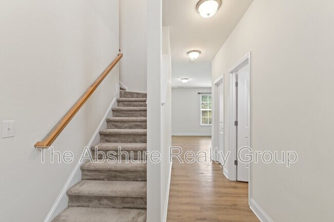 Building Photo - 404 Avery Glenn Way