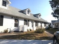 Building Photo - Well maintained 1/1 in a 55+ community