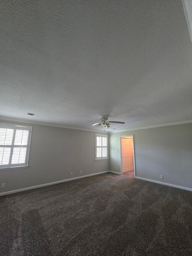 Building Photo - 2710 Runnymeade Dr