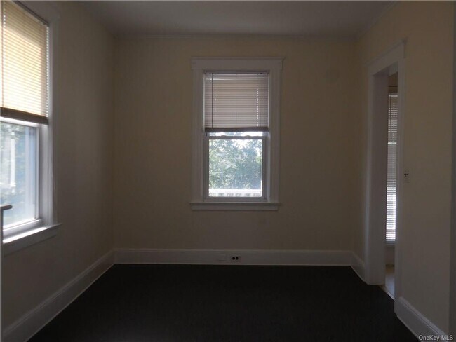 Building Photo - 458 Westchester Ave