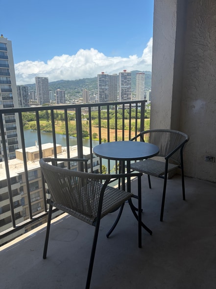 Building Photo - 2345 Ala Wai Blvd