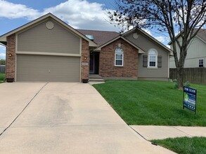 Building Photo - Ranch in Lee's Summit For Lease - Crisp, Clean and New!