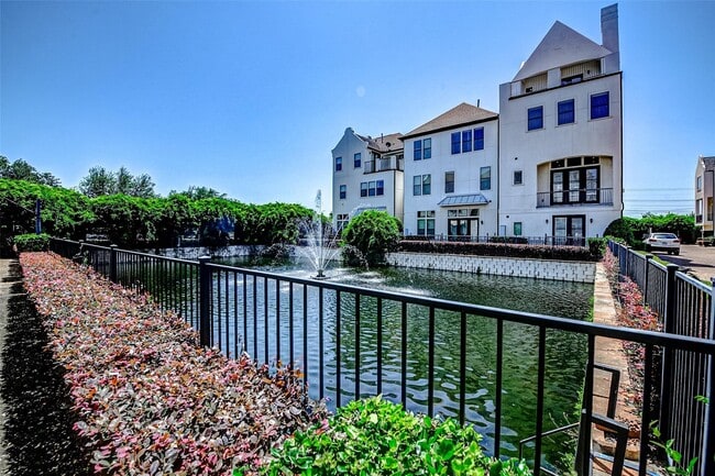 Building Photo - 9941 Woodwind Ln