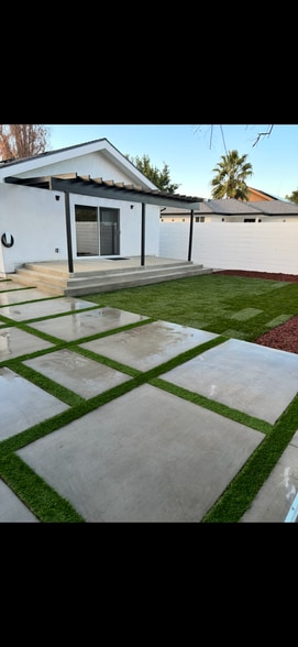 Building Photo - 22827 1/2 Calvert St