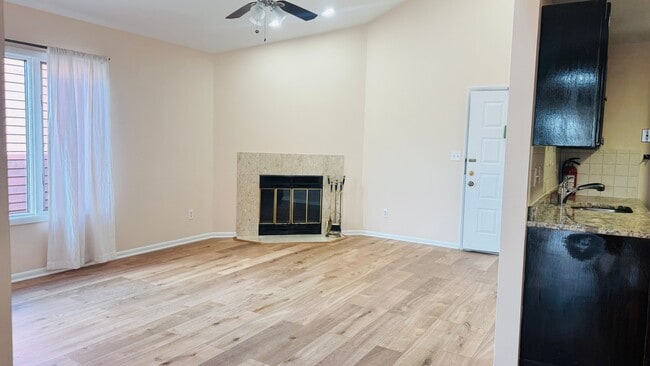 Building Photo - 2427 Washington Ave