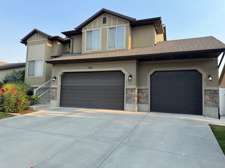 Building Photo - 830 Oxford Dr