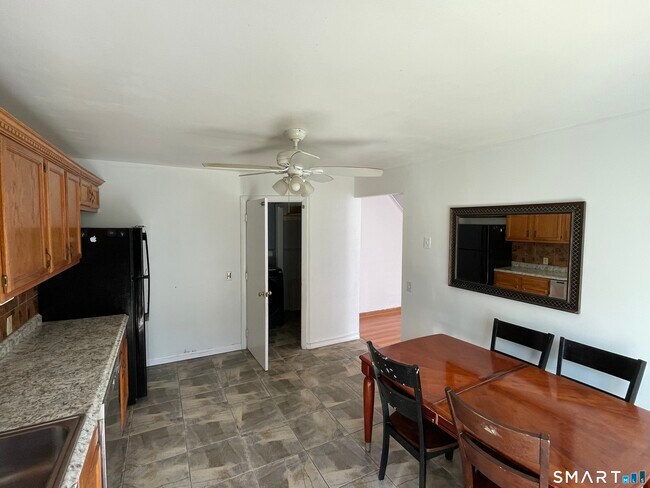 Building Photo - 90 Wakelee Rd