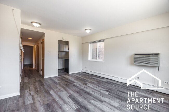 Building Photo - 1400 Chicago Ave