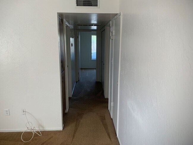 Building Photo - 7704 N Laurelglen Blvd