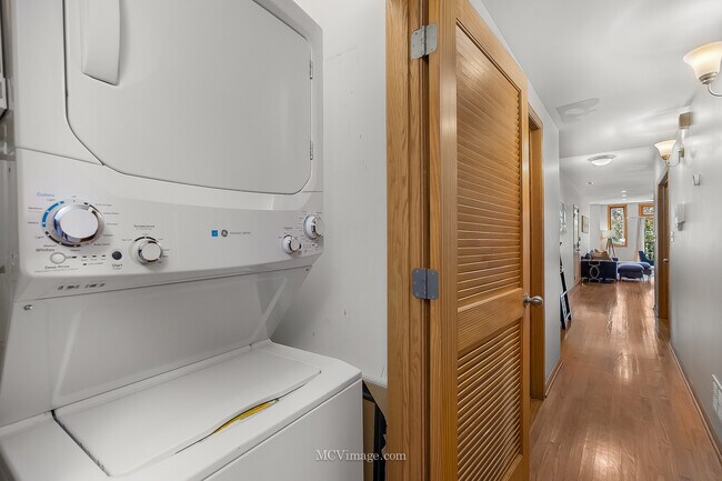 Building Photo - 3751 S Michigan Ave