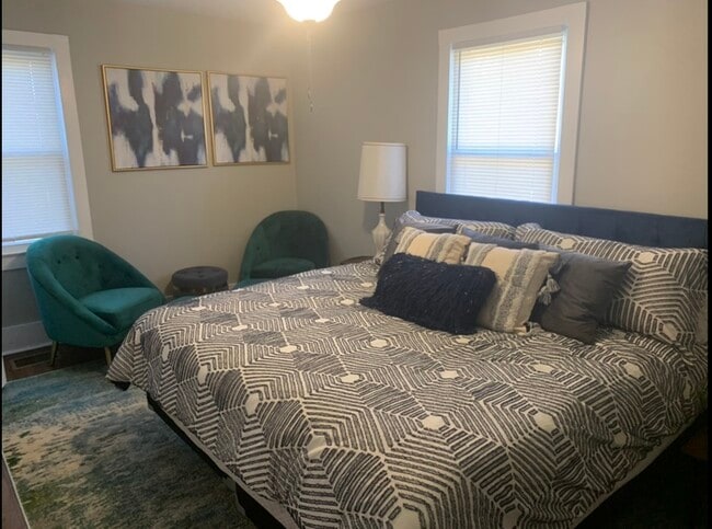 Building Photo - 113 Alice Street FOR RENT!