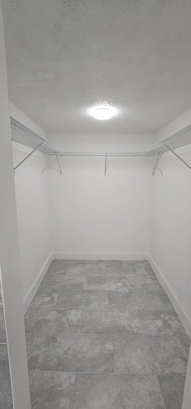 Building Photo - 301 87th Ave