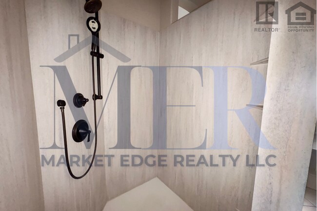 Building Photo - 3Bed/2.5Bath Home at Guadalupe/Crismon Rd! $399 MOVE-IN SPECIAL! Ready for Immediate Move-In!