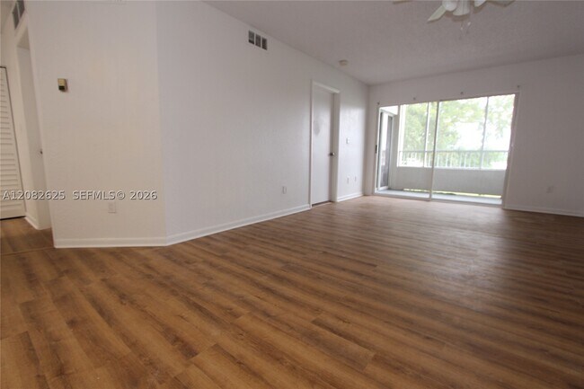 Building Photo - 2881 N Oakland Forest Dr