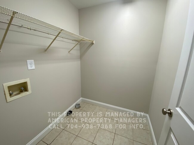 Building Photo - 1176 Lombardi St