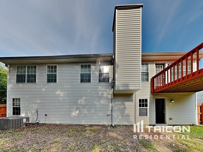 Building Photo - 7684 Pond View Ln