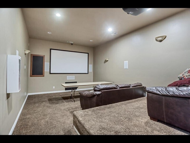 Building Photo - 986 W 270 S