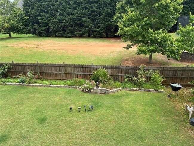 Building Photo - 1880 Manor View