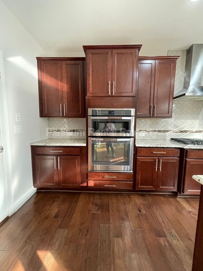 Building Photo - 600 Belton Ct