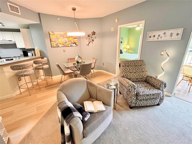 Building Photo - 5050 Fairways Cir