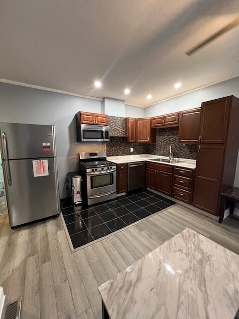 Building Photo - 215 Cherry St