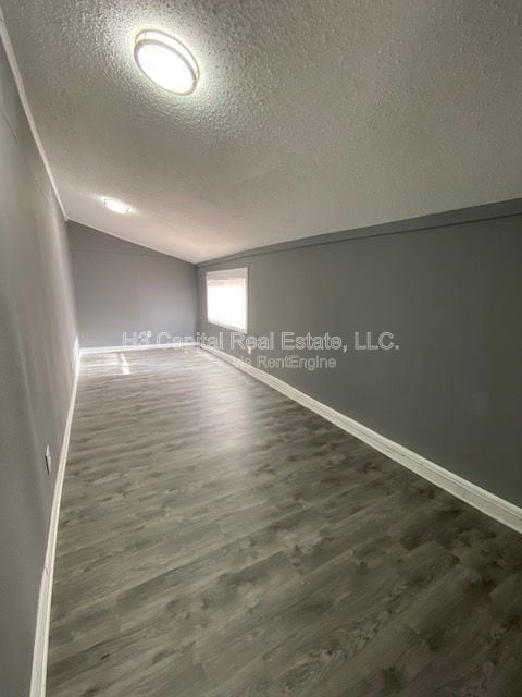 Building Photo - 8 Briarcliff Dr