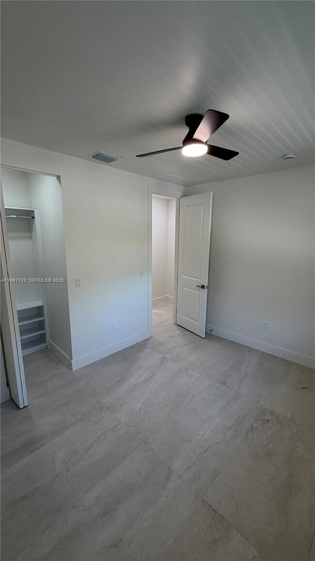 Building Photo - 102 SW 102nd Pl