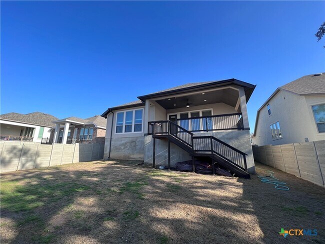 Building Photo - 535 Orchard Way