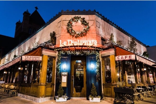 Building Photo - Logan Circle Beautifully Renovated Studio Apartment