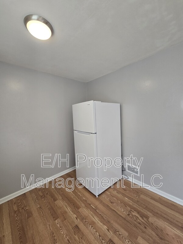 Building Photo - 1128 S Quentin St
