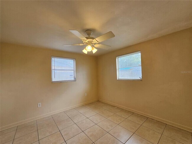 Building Photo - 4332 Newbury Dr