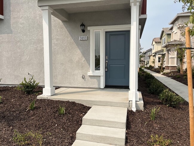 Building Photo - 3093 Pruett Dr