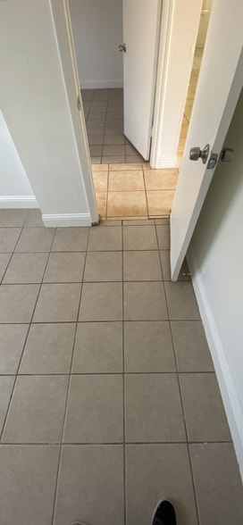 Building Photo - 329 N Glenn Ave