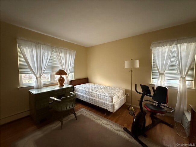 Building Photo - 15 Sherry Ln