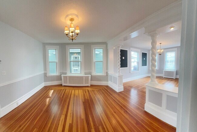 Building Photo - 80 Linden St