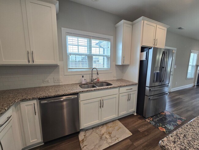 Building Photo - 1404 Friar Rock Cir