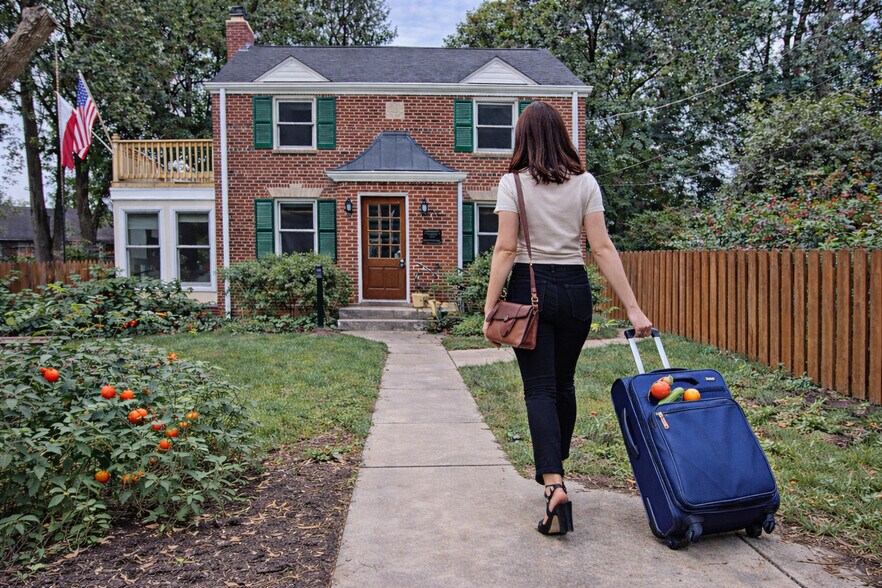 Building Photo - 2102 Windham Ln