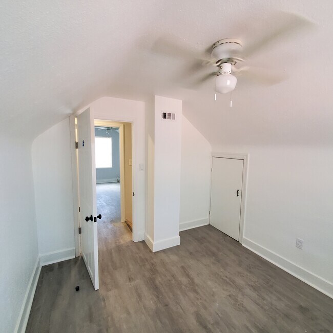 Building Photo - 1735 25th St S