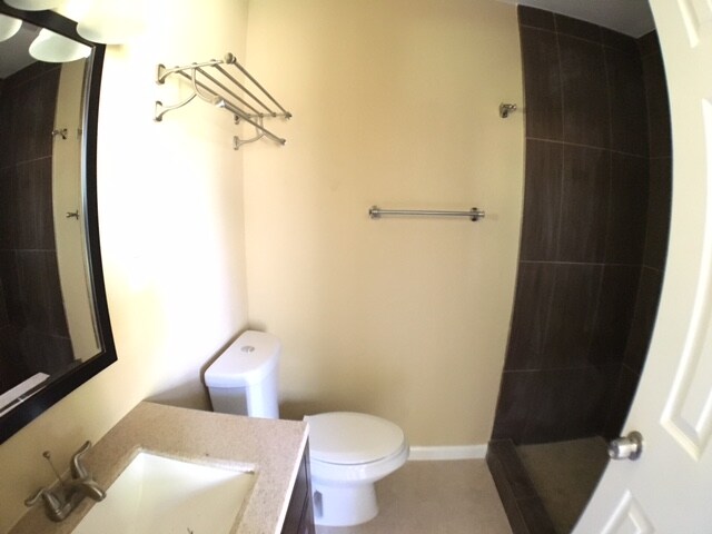 Building Photo - 823 S 17th Ave