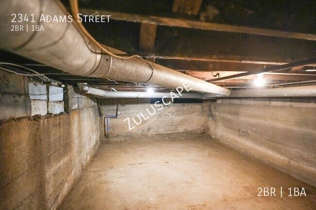 Building Photo - 2341 E Adams St