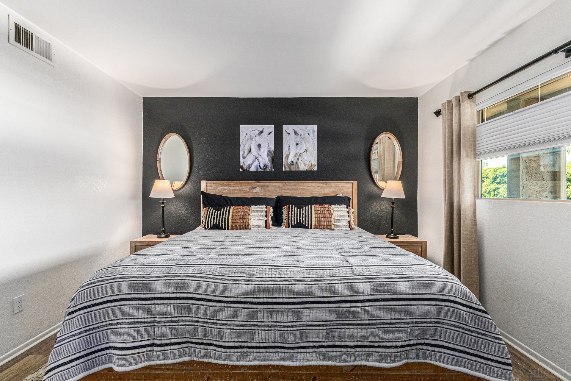 Building Photo - 7430 E Chaparral Rd